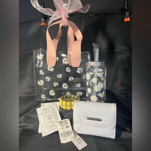 MODABELLA White Wallet and Gift Set. NWOT